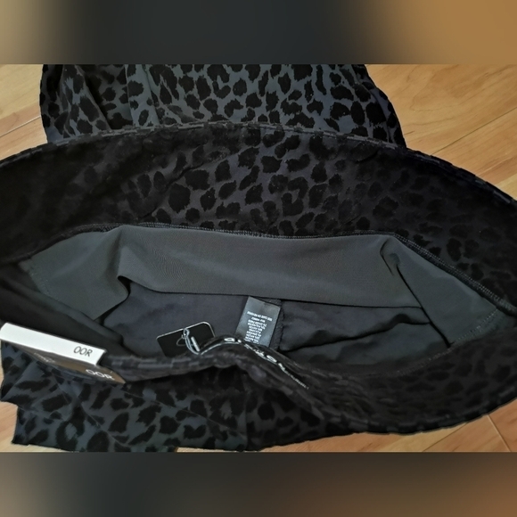 NWT Torrid leopard pixie black slim fix Pants  Sz 10 M/L  or 1x - Picture 11 of 16